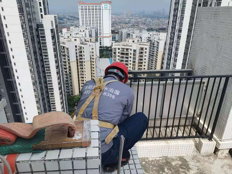 小区外墙高空防水补漏