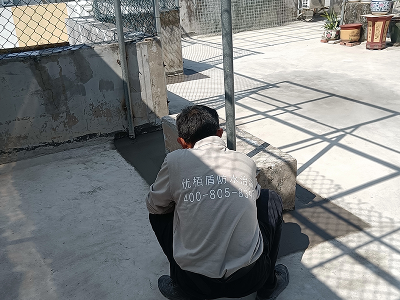 房顶漏水局部维修