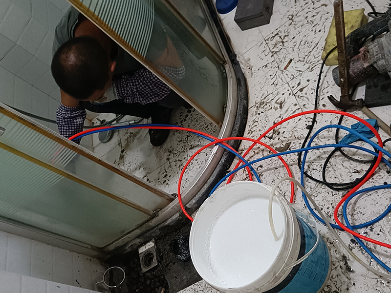 卫生间免砸砖漏水维修