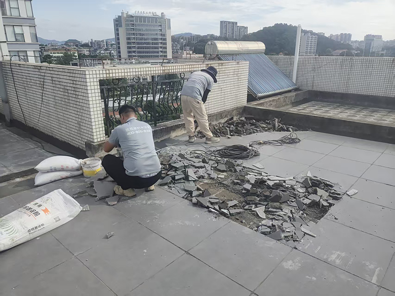 楼顶瓷砖缝渗水